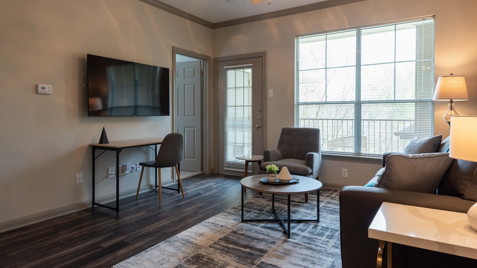 Rent Griffis SoCo Austin 10211 in Austin, TX Landing